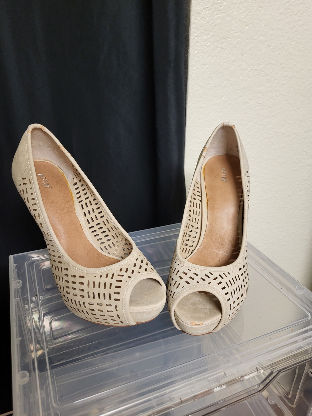 Women’s Cream Peep-Toe Laser-Cut Heels